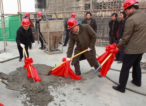 集团建设一公司承建长丰国际大旅馆举行盛大的封顶仪式-易彩堂官网