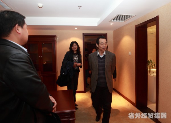 省国资委党委副书记何少华一行到我集团止园饭馆检查文明单位建设情形-易彩堂官网