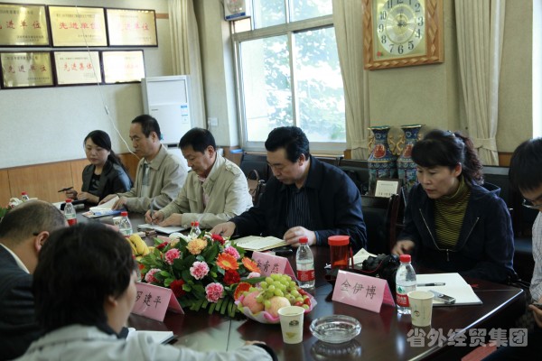 集团公司董事长肖玉龙赴汉建总检查生产谋划情形-易彩堂官网