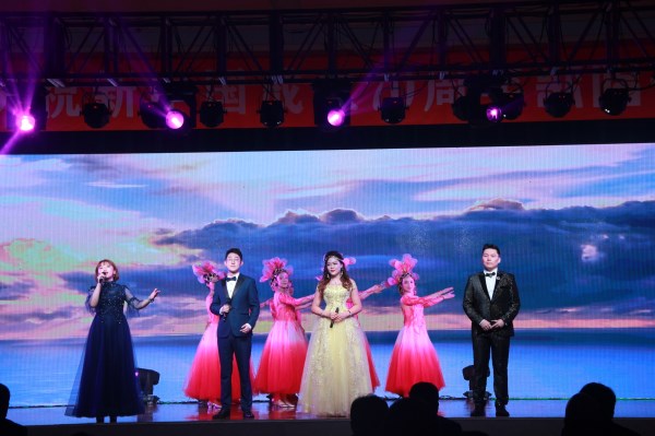 “壮丽70年  奋力新时代”陕海投加入易彩堂官网经贸集团庆祝新中国建设70周年赞美祖国演唱会-易彩堂官网
