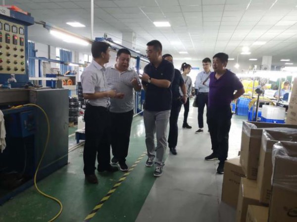 陕海投总司理刘军一行赴商南县走访省级外经贸生长专项资金企业-易彩堂官网